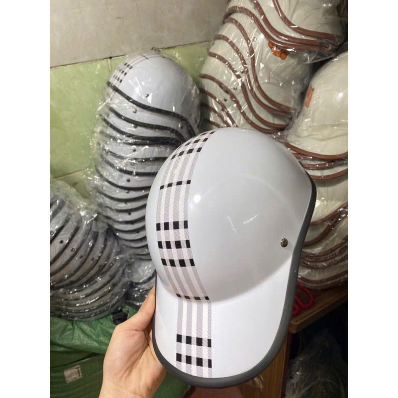 Mũ Bảo Hiểm Lưỡi Trai Sọc Kẻ Đen Trắng Thời Trang Nam Nữ Nhựa ABS Chống Va Đập
