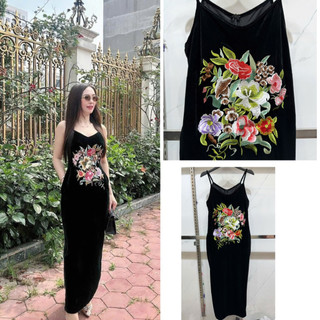 Váy nhung hai dây thêu hoa chùm dáng xuông quả lê