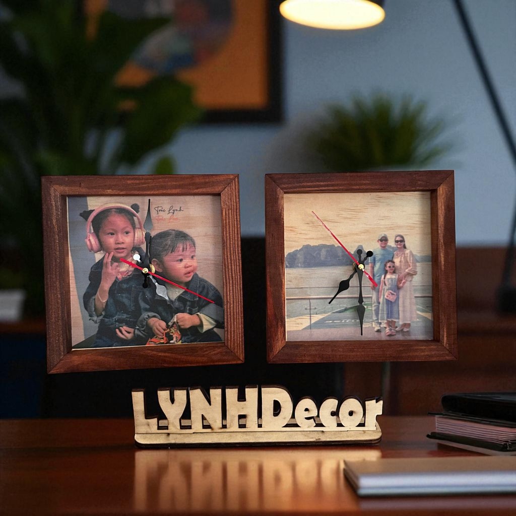 ĐỒNG HỒ GỖ ĐỂ BÀN HÌNH VUÔNG IN UV ẢNH THEO YÊU CẦU | LYNHDECOR Miễn Phí Thiết Kế