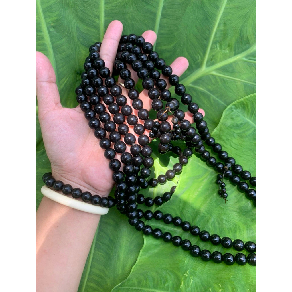 vòng 108 hạt san hô đen 8ly