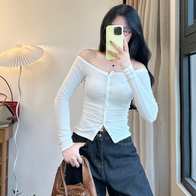 Áo thun dài tay Joolate trơn basic kiểu nút cài trễ vai chất cotton dáng crotop tôn dáng