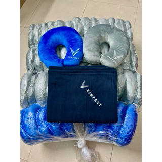 Chăn nỉ văn phòng thêu logo Vinfast màu xanh navy, rộng 1,5 x 1,8 mét