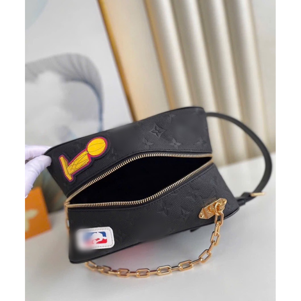 ⚡️[Hight Quality] Túi Cầm Tay \/ Nam Nữ Co11etion Bag - Điểm Nhấc Pack Thêu Icon Hình Hoa Đen Cao Cấp