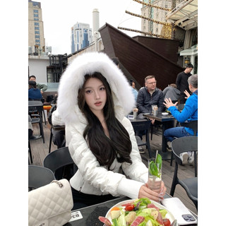 Áo phao croptop có mũ trùm đầu viền lông eo bo chun túi kéo khoá phong cách cá tính