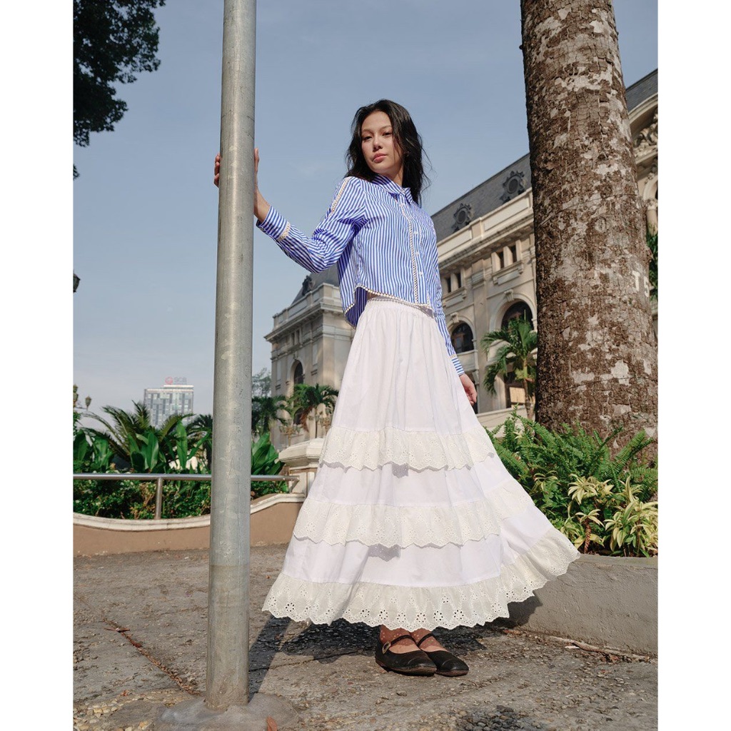 TheBlueTshirt - Áo sơ mi kẻ sọc xanh viền ren cổ điển phom regular - Lace Shirt
