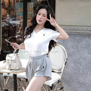 Set Bộ Đồ Nữ Áo Phông Trắng Cổ V Thêu NGựa Mix Quân Sooc Đùi Ghi Freesize
