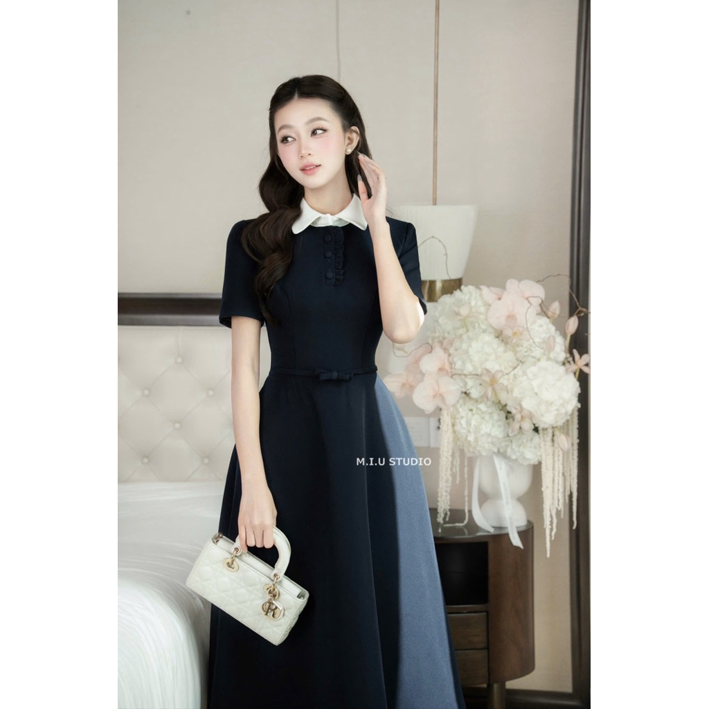 Váy nữ cộc tay cổ sen đính khuy bọc phối viền bèo nhẹ nhàng sang chảnh , Đầm thiết kế dài xoè đai nơ chiết eo tôn dáng