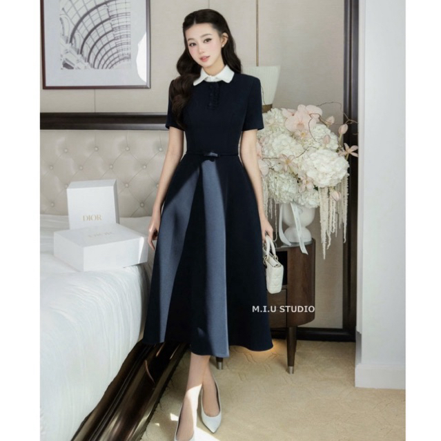 Váy nữ cộc tay cổ sen đính khuy bọc phối viền bèo nhẹ nhàng sang chảnh , Đầm thiết kế dài xoè đai nơ chiết eo tôn dáng