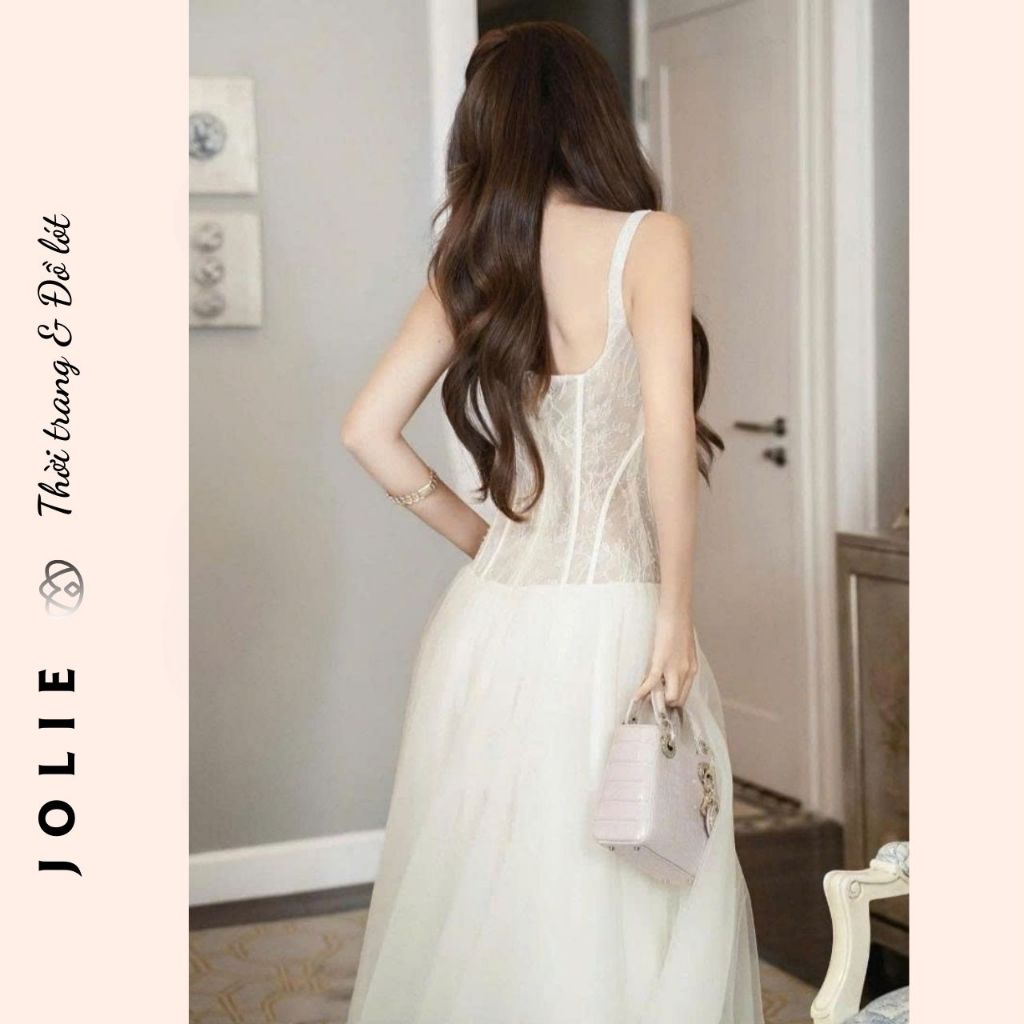 Đầm váy hai dây dáng dài, thiết kế phối ren corset và chân váy voan