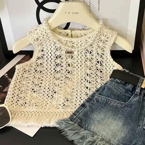 Sét đùi short jean bé gái, Áo  Ren Tay Sát Nách Kèm Quần Jean Tua Rua Cá Tính CHO MẸ VÀ BÉ GÁI 15-55KG