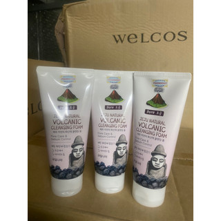 Sữa rửa mặt than hoạt tính Hàn Quốc Welcos  jeju natural volcanic cleansing foam 120g