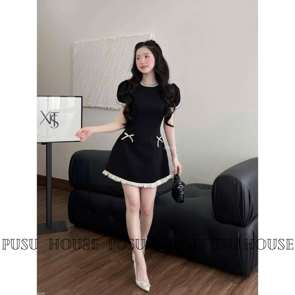 Đầm váy đen tay bồng phối viền bèo xinh, hoạ tiết nơ dáng ngắn - Pusu house