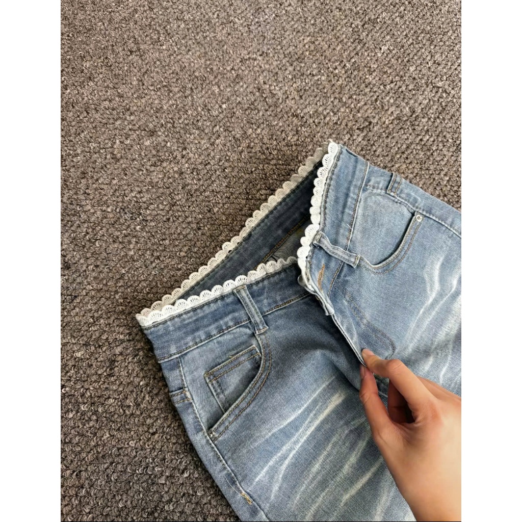 Quần Jean Ống Loe Cạp Cap Thiết Kế Phối Ren Rách Nhẹ