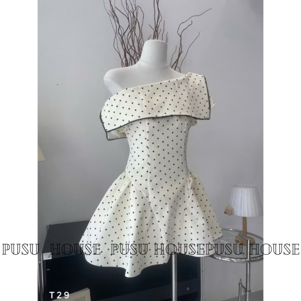 Đầm lệch vai chấm bi phối ren xinh dịu dàng - Pusu house