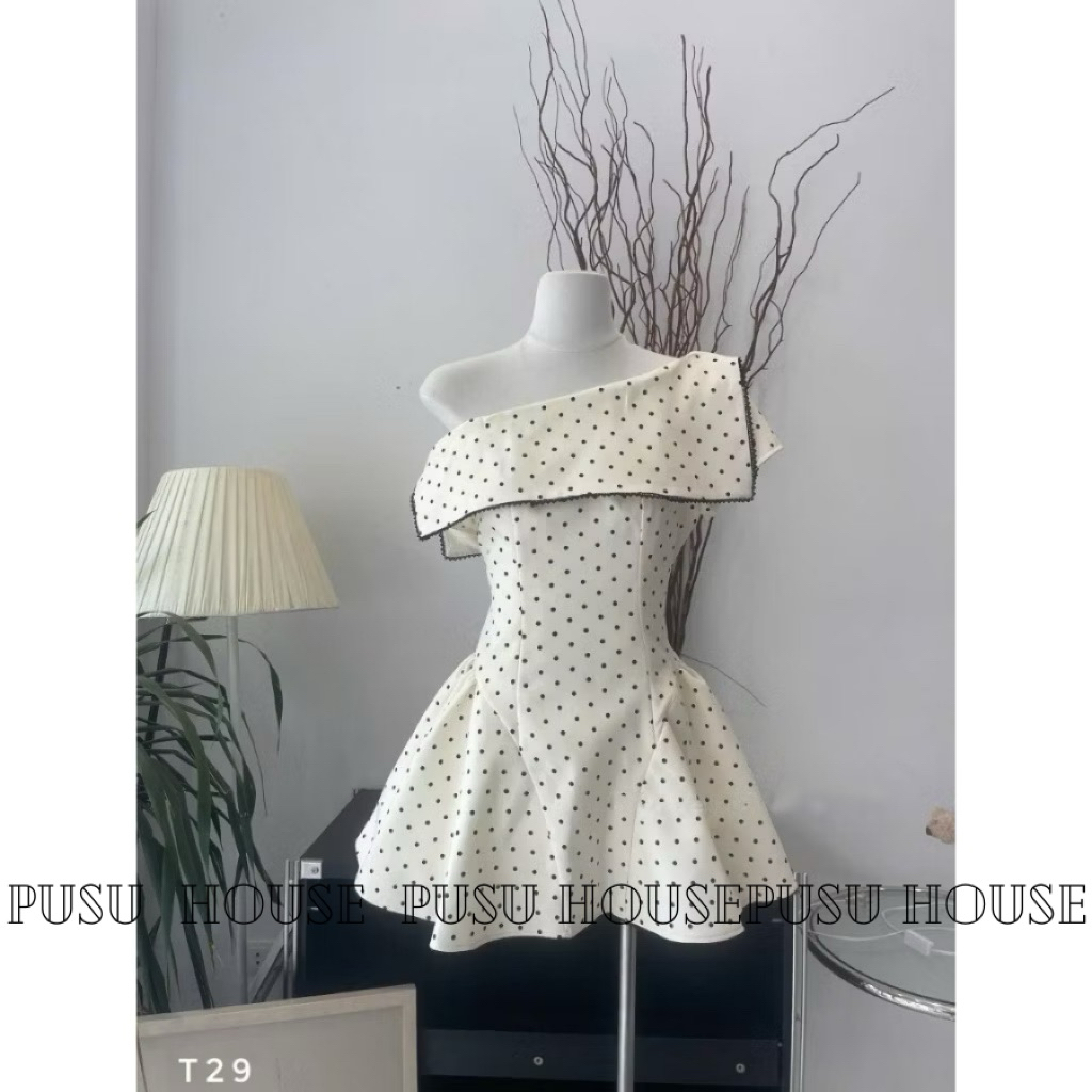 Đầm lệch vai chấm bi phối ren xinh dịu dàng - Pusu house