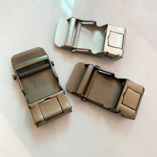 Thanh lý khoá lăn giao mẫu ngẫu nhiên khoá lăn như hình dùng cho các loại dây bản 3,6cm trở xuống