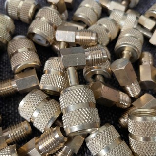 Đầu Chuyển Đổi Ga Góc 90° Gas R22 - R410 Đầu Nối Nạp Gas Điều Hòa Máy Lạnh Gia Đình