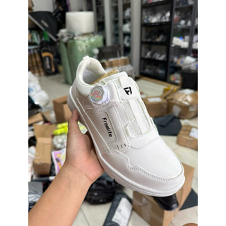 Giầy chơi golf có nút vặn tiện lợi bảo hành 3 tháng theo nhà sản xuất