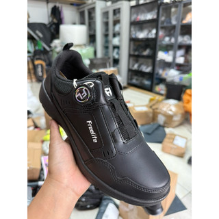 Giầy chơi golf có nút vặn tiện lợi bảo hành 3 tháng theo nhà sản xuất