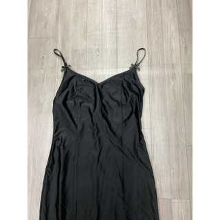 Đầm dây body dáng midi xuất dư