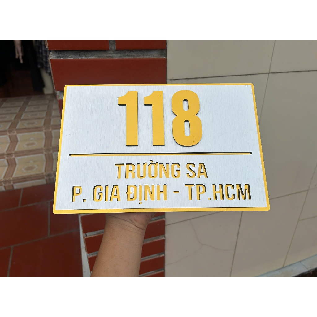 Biển số nhà,, biệt thự, chung cư. Màu xước bạc + Alu vàng gương SỐ NỔI + VIỀN VÀNG