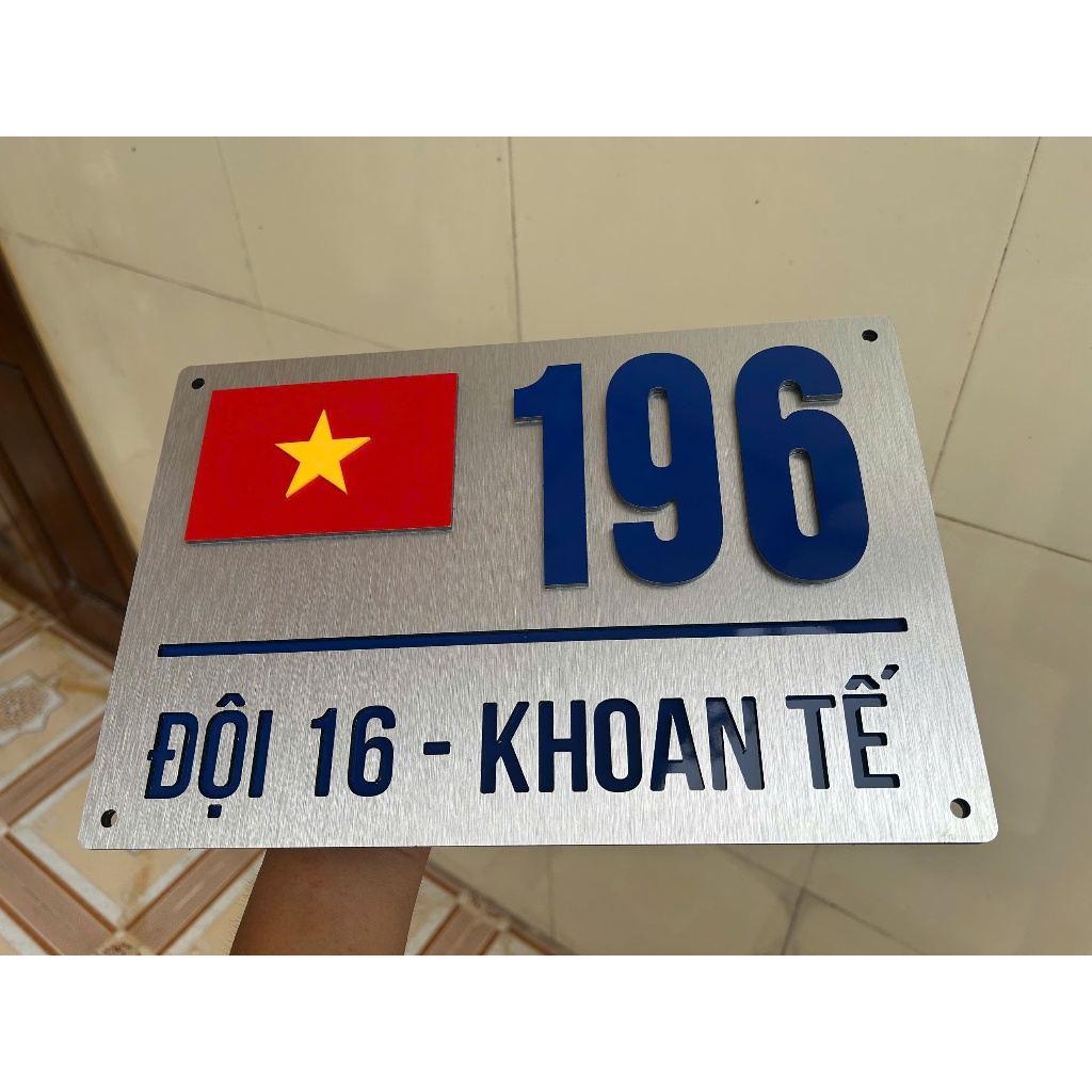 BIỂN SỐ NHÀ CỜ ĐỎ SAO VÀNG, NỀN BẠC XƯỚC CHỮ XANH DƯƠNG