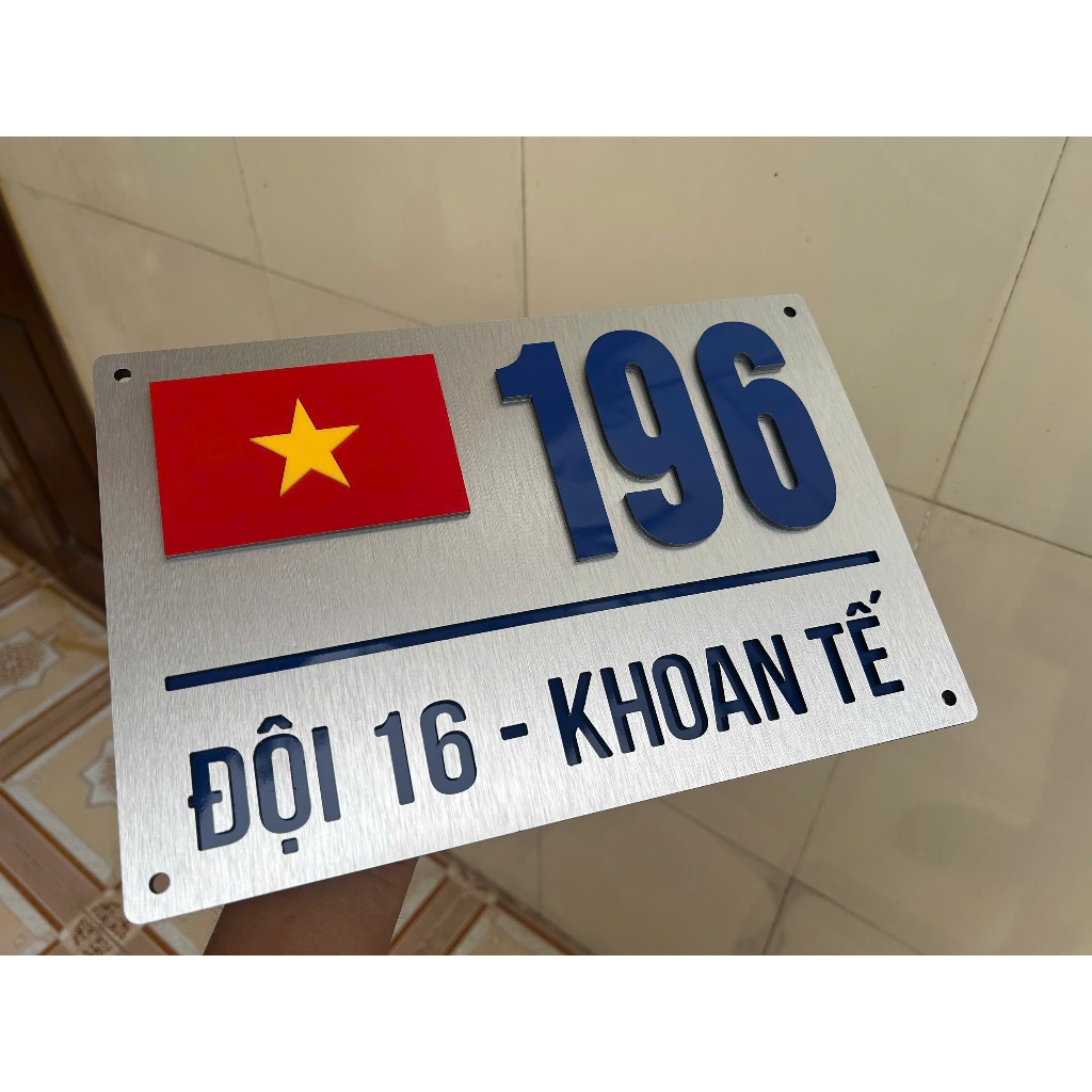 BIỂN SỐ NHÀ CỜ ĐỎ SAO VÀNG, NỀN BẠC XƯỚC CHỮ XANH DƯƠNG