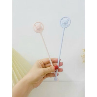 Que khuấy sữa silicone hình gấu cho bé, đổi màu theo nhiệt độ nước