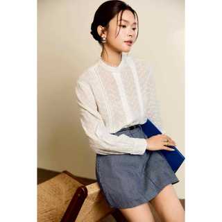Áo Nữ Eyelet Blouse Long Sleeves, Chất Vải Boi Thêu Cotton Hoa Nhí Thoải Mái, WKI077 SOME HOW STORE