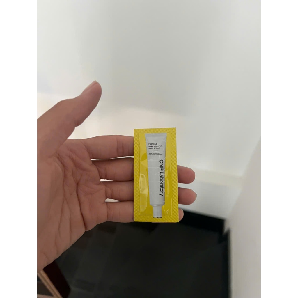 Gói Kem dưỡng keo ong tái tạo phục hồi da CNP Laboratory Propolis Active Cream 1ml