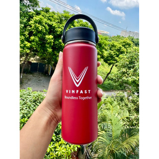 Bình nước quà tặng Vinfast 530ml giữ nhiệt nóng/lạnh có quai xách nhựa cao cấp, inox 304. Vinfast thermal bottle