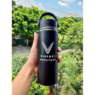 Bình nước quà tặng Vinfast 530ml giữ nhiệt nóng/lạnh có quai xách nhựa cao cấp, inox 304. Vinfast thermal bottle