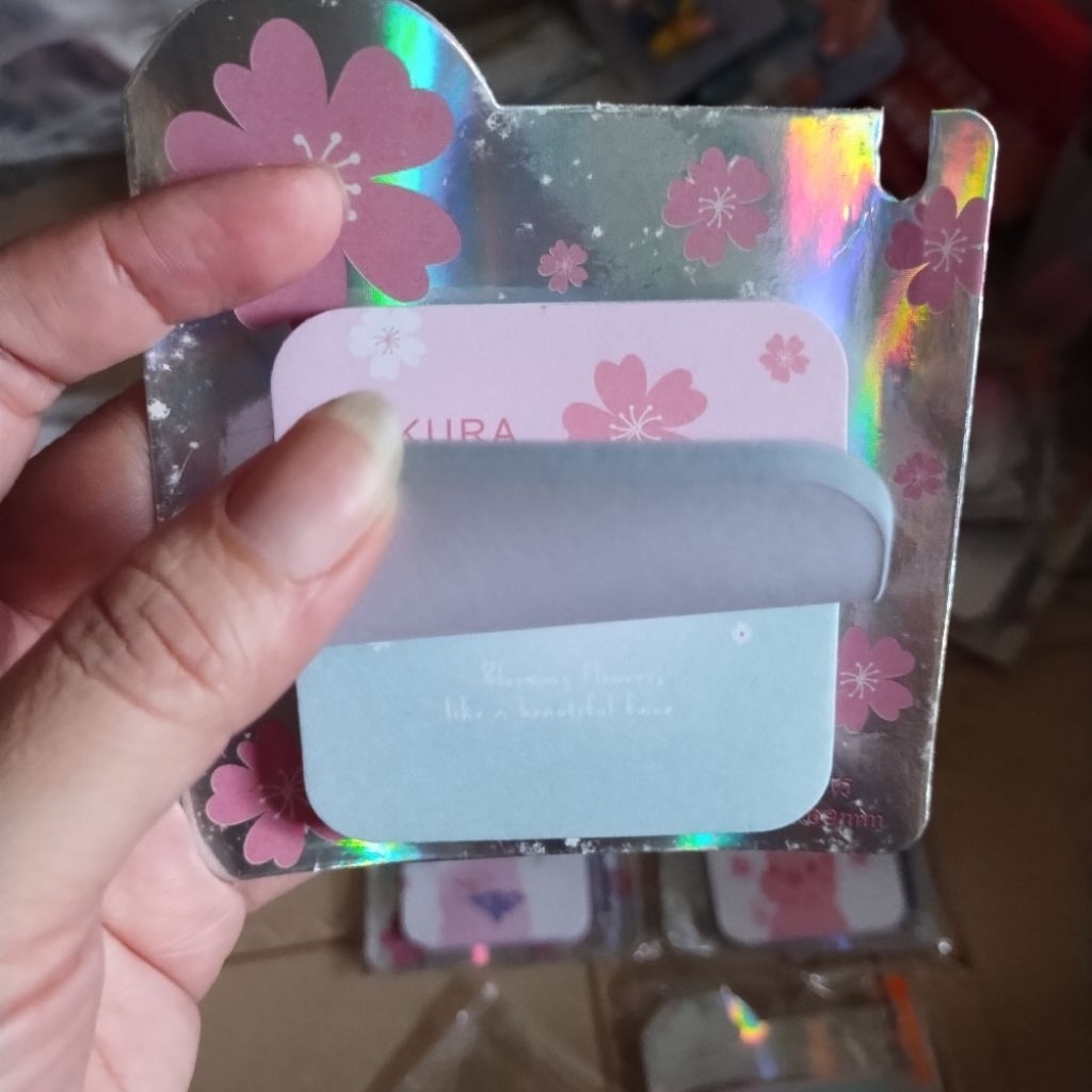 Combo 4 xấp giấy ghi chú kèm bút hình bé heo cute
