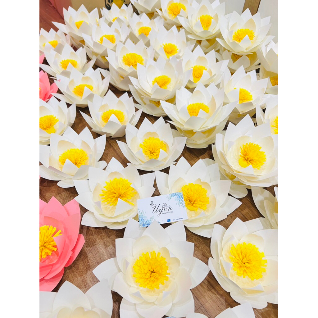 Hoa Sen dán tường bằng giấy mỹ thuật