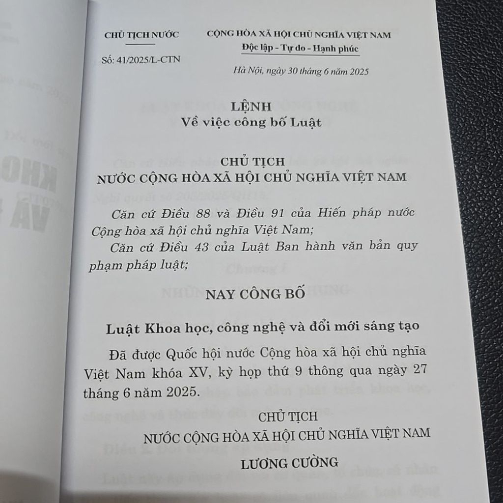 Sách - Luật khoa học công nghệ và đổi mới sáng tạo năm 2025 (NXB Chính trị quốc gia sự thật)