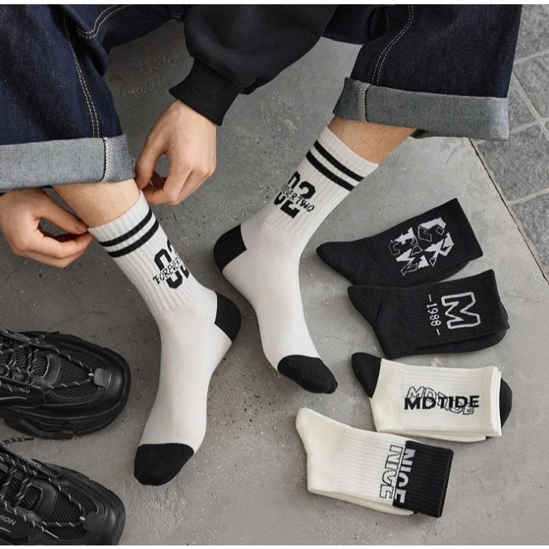 Vớ Tất Unisex chữ NICE 02 cổ cao phong cách thể thao, năng động.