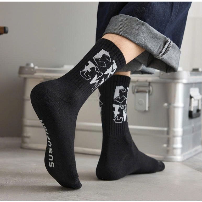 Vớ Tất Unisex chữ NICE 02 cổ cao phong cách thể thao, năng động.