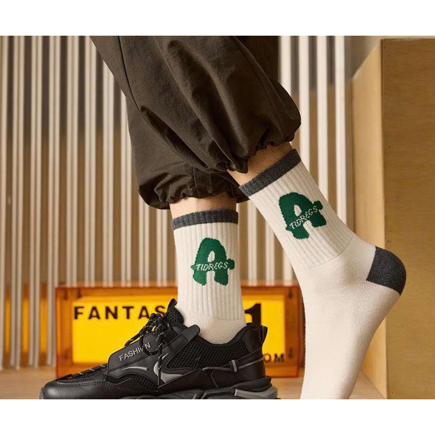 Vớ Tất Unisex chữ A 02 cổ cao phong cách thể thao, năng động.