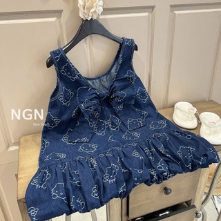 Váy hai dây bản lớn khoét lưng đính nơ lớn hoạ tiết dáng suông chân nhún xoè xinh tiểu thư cho nàng - BaoTrang.clothes