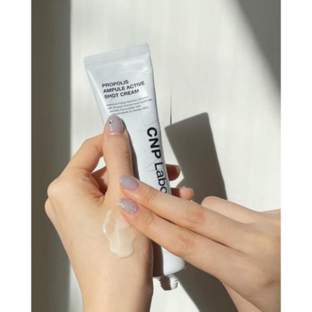 Kem dưỡng ẩm phục hồi và hỗ trợ tái tạo da chiết xuất keo ong CNP Propolis Active Cream