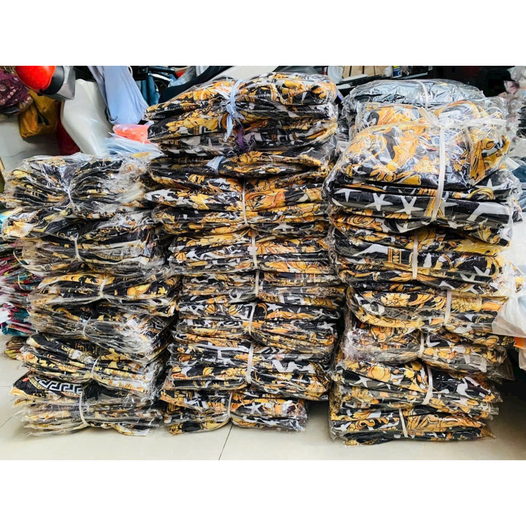 set áo trễ vai & váy xoè ngôi sao đen vàng sang chảnh
