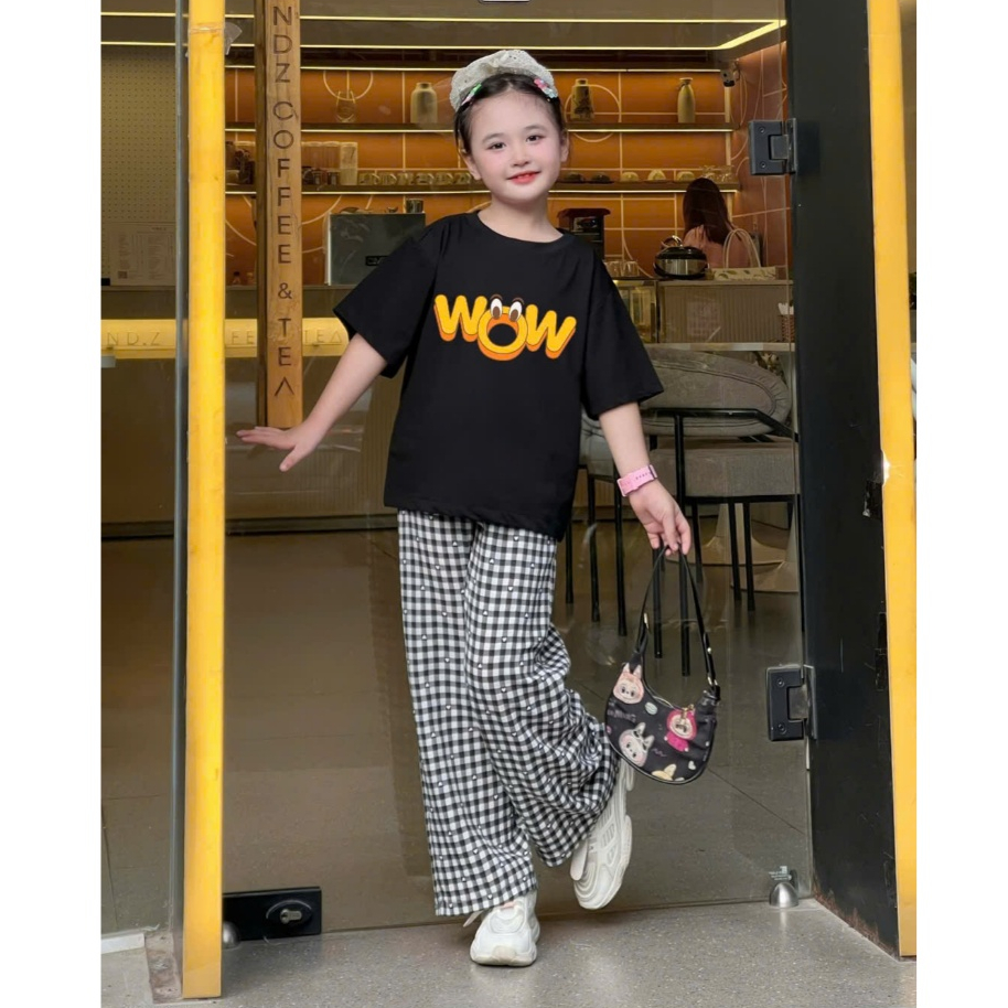 4-15 tuổi.Bộ quần xuông áo cộc tay cho bé gái in chữ WOW chất vải dầy dặn.M41