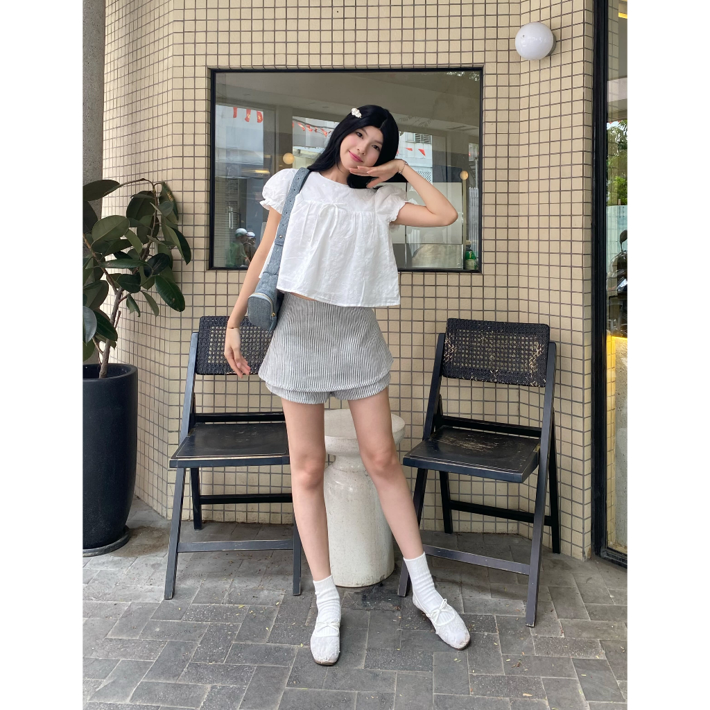 Áo babydoll chất thô ren thêu hoa dáng ngắn viền cổ thắt nơ Mochi | SHRIMP TOP | SECODEE