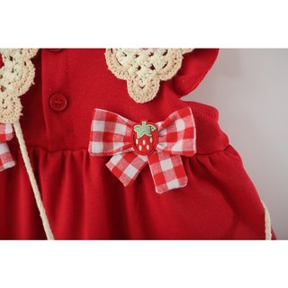 Váy thun cotton màu đỏ cổ len móc quả dâu cho bé gái tặng kèm túi cói D1169 Bí Ngô Nhỏ
