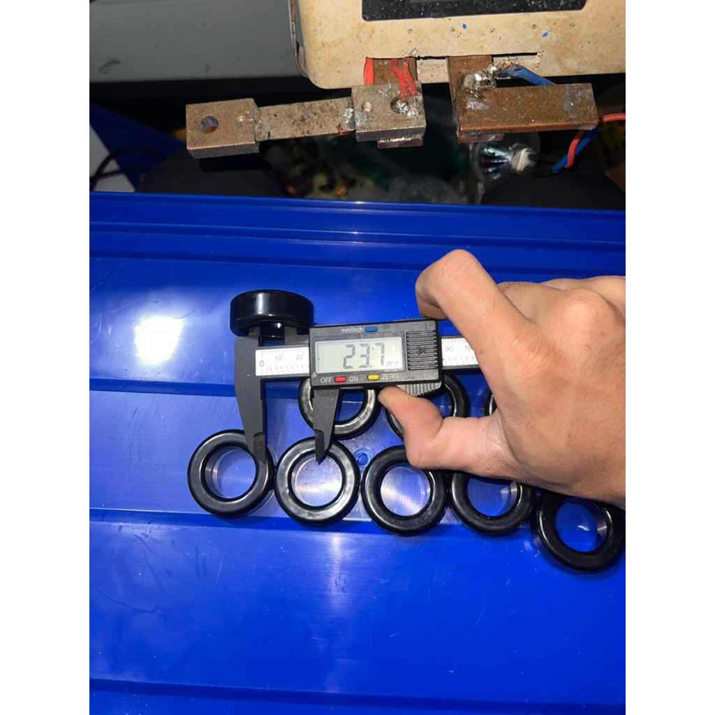 [ TPHCM ] Cuộn Lọc Xuyến Đen 40x23x14mm “Quấn Lọc Sóng Sine 1-3Kw”