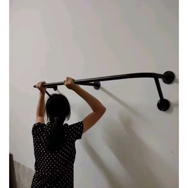 Giá treo quần áo gắn tường cửa hàng quần áo giá trưng bày quần áo gắn bên hông quần áo trẻ em trai và gái bằng sắt sơn
