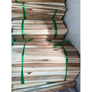 Thanh gỗ tràm. 5,10, 20; 30 thanh. đã bào mịn, sấy khô Bền chắc đẹp dùng làm ghế gỗ.(hang lỗi) sáng dài 30x4,7x1,3cm