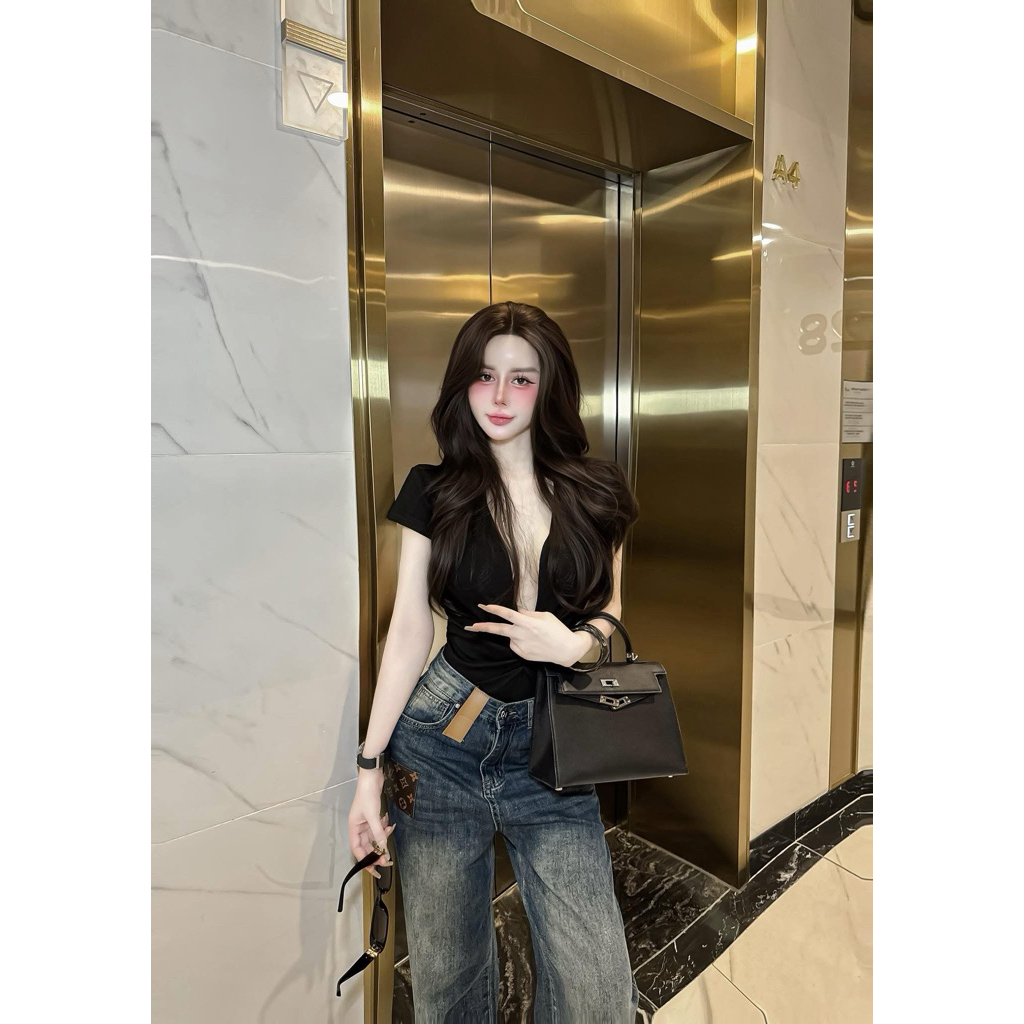Áo bodysuit rúm ngực cổ V khoét sâu sexy mlem lắm luôn