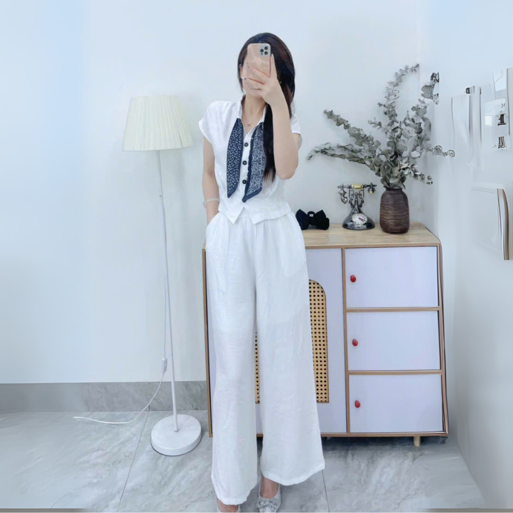 Set Bộ Áo Cộc Tay Cổ Tim Cúc Trước Quần Dài Có Lót Trẻ Trung Năng Động SET47