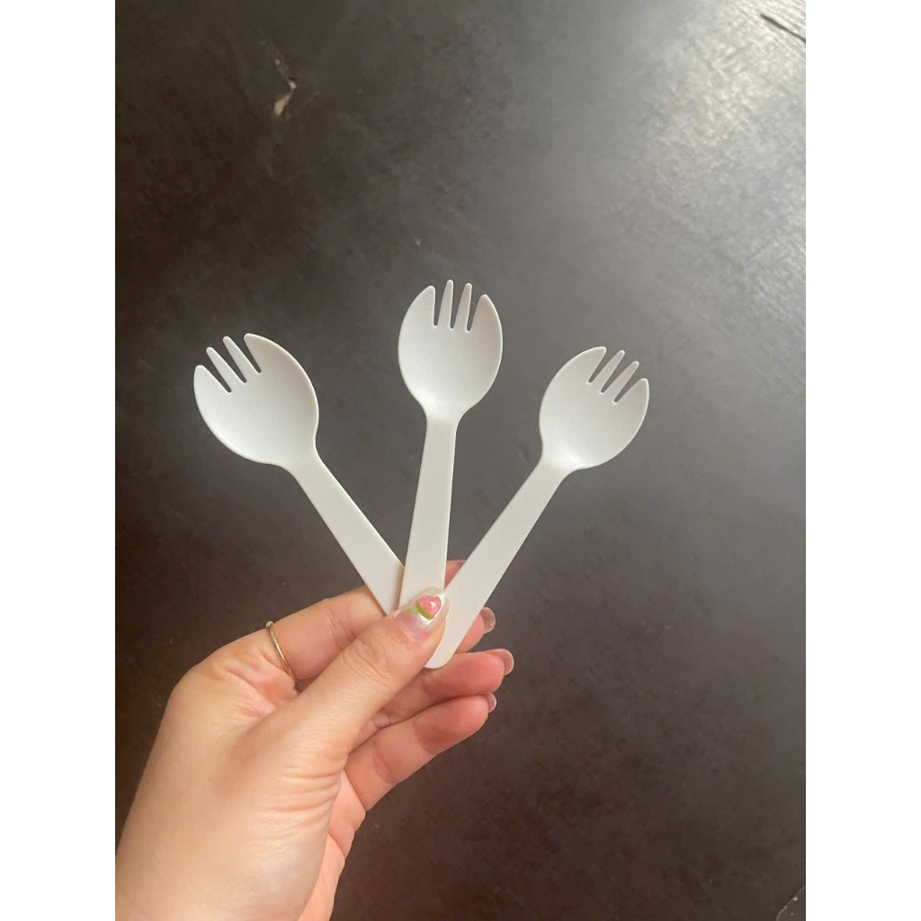 Sét 50 thìa nhựa ăn bánh kem và bộ 10 phần ăn 1 dao + 10 thìa + 10 đĩa giấy+ 1 túi hồng
